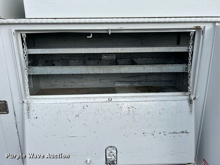 image for item OM9245 2011 Ford F750 Super Duty  bucket truck