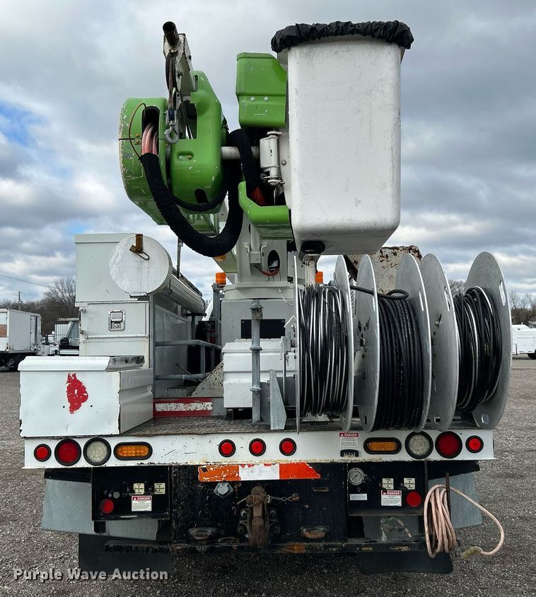 image for item OM9245 2011 Ford F750 Super Duty  bucket truck