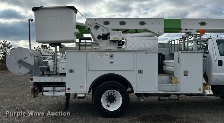 image for item OM9245 2011 Ford F750 Super Duty  bucket truck