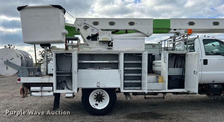 image for item OM9245 2011 Ford F750 Super Duty  bucket truck