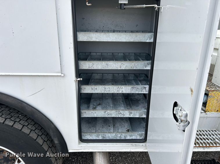 image for item OM9245 2011 Ford F750 Super Duty  bucket truck