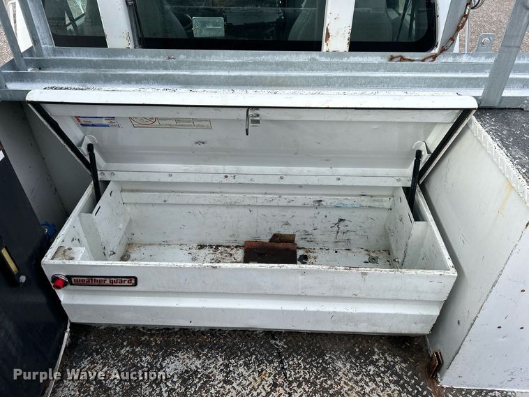 image for item OM9245 2011 Ford F750 Super Duty  bucket truck