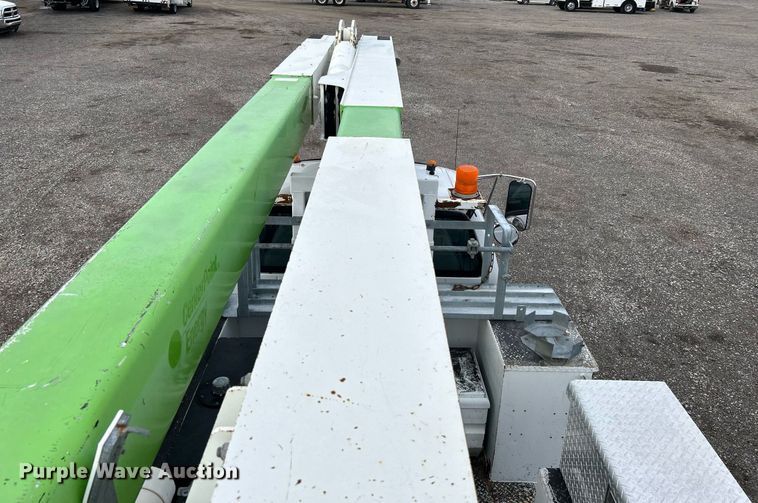 image for item OM9245 2011 Ford F750 Super Duty  bucket truck