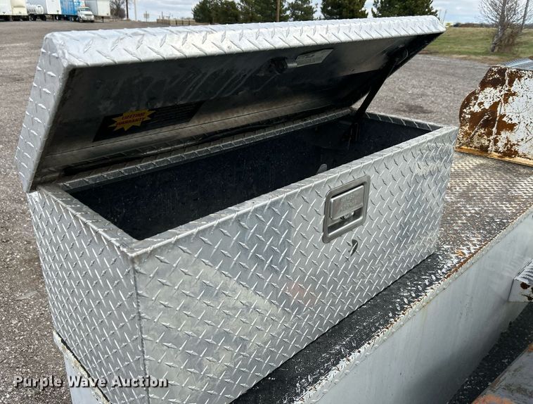 image for item OM9245 2011 Ford F750 Super Duty  bucket truck