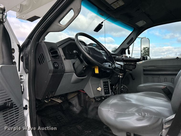 image for item OM9245 2011 Ford F750 Super Duty  bucket truck