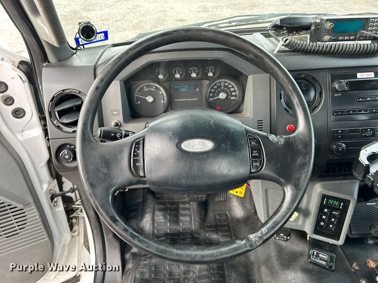 image for item OM9245 2011 Ford F750 Super Duty  bucket truck