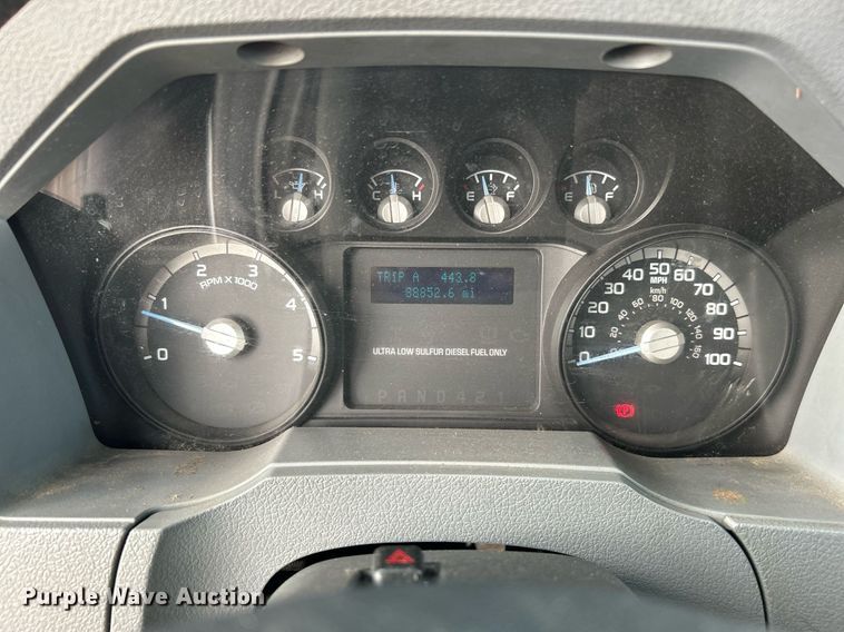 image for item OM9245 2011 Ford F750 Super Duty  bucket truck