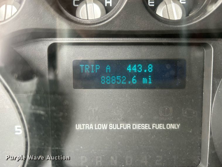 image for item OM9245 2011 Ford F750 Super Duty  bucket truck