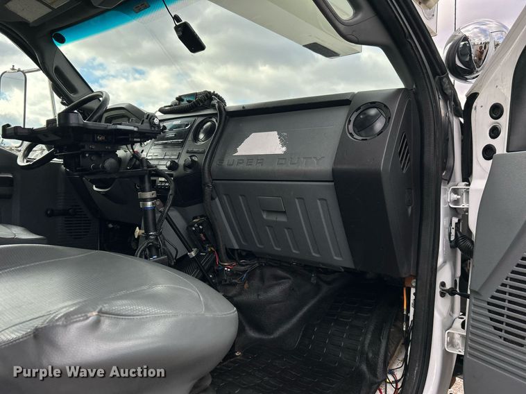 image for item OM9245 2011 Ford F750 Super Duty  bucket truck