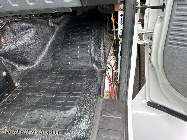 image for item OM9245 2011 Ford F750 Super Duty  bucket truck