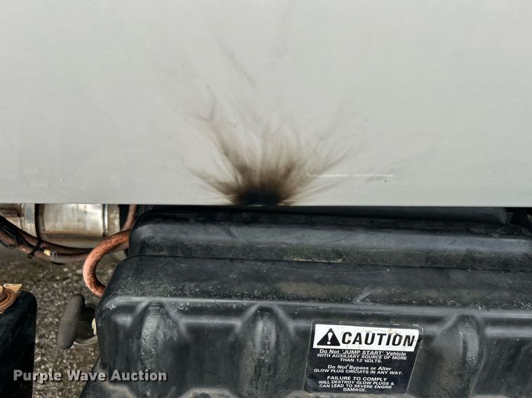 image for item OM9245 2011 Ford F750 Super Duty  bucket truck