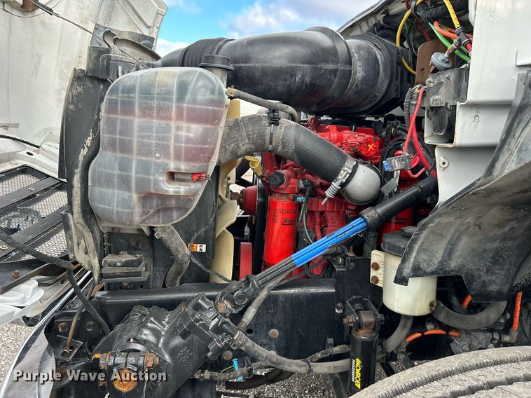 image for item OM9245 2011 Ford F750 Super Duty  bucket truck