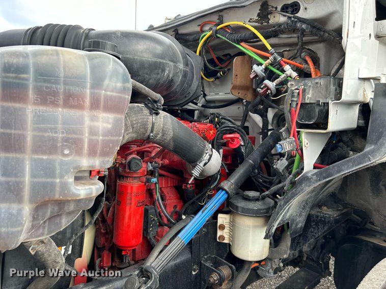 image for item OM9245 2011 Ford F750 Super Duty  bucket truck