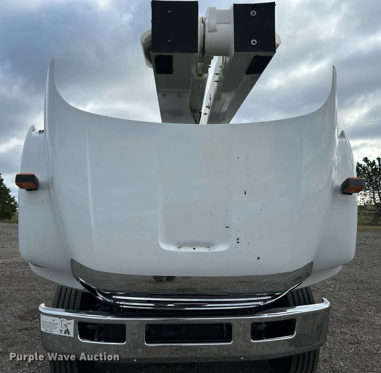 image for item OM9245 2011 Ford F750 Super Duty  bucket truck