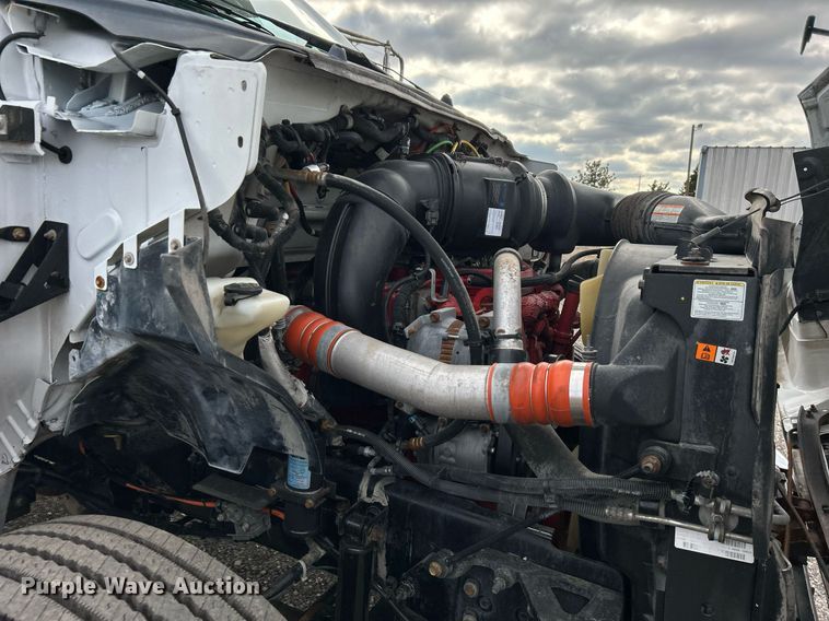 image for item OM9245 2011 Ford F750 Super Duty  bucket truck