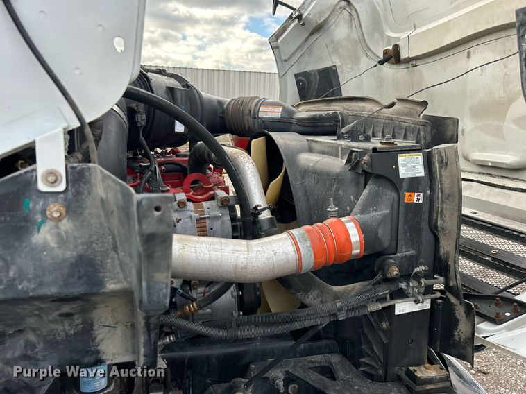 image for item OM9245 2011 Ford F750 Super Duty  bucket truck