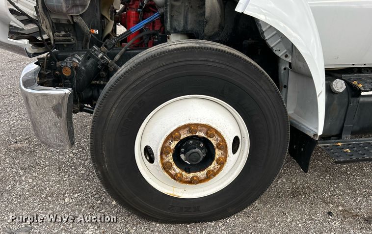 image for item OM9245 2011 Ford F750 Super Duty  bucket truck