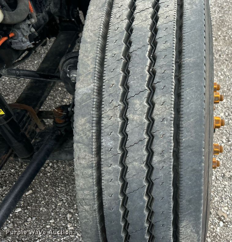 image for item OM9245 2011 Ford F750 Super Duty  bucket truck