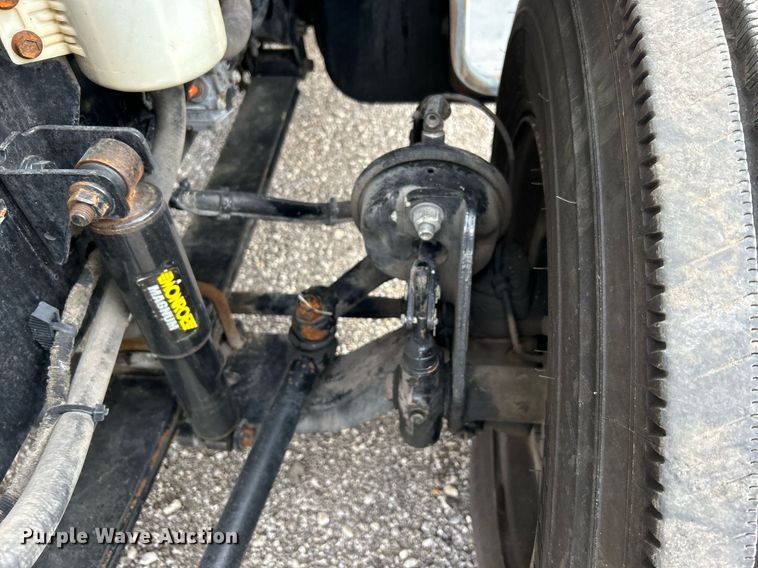 image for item OM9245 2011 Ford F750 Super Duty  bucket truck