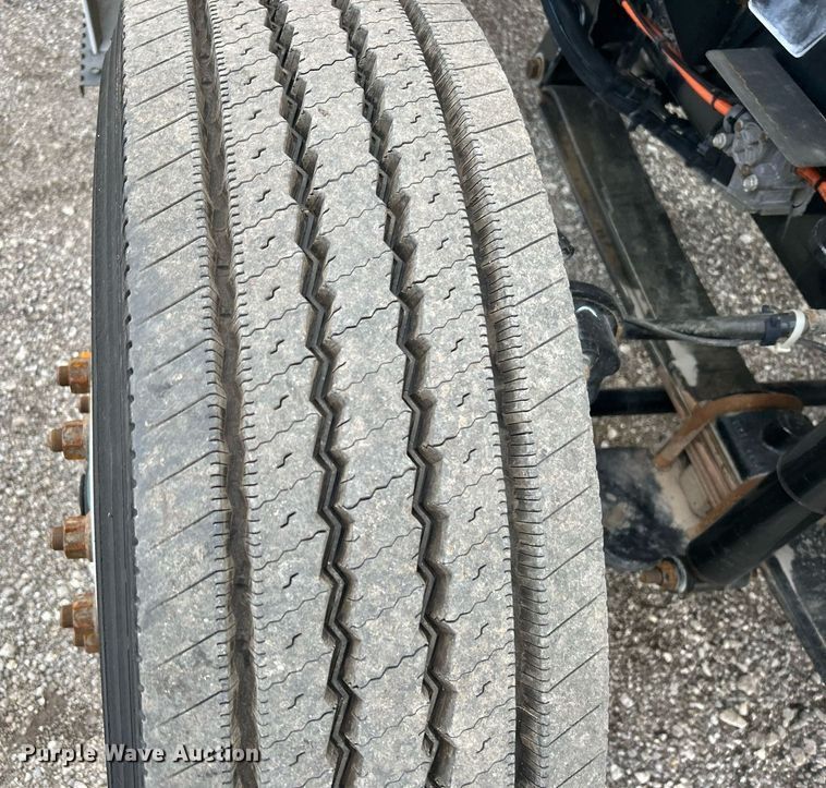 image for item OM9245 2011 Ford F750 Super Duty  bucket truck