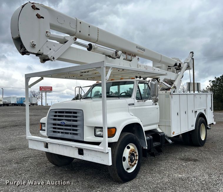 image for item OM9247 1997 Ford F800 bucket truck