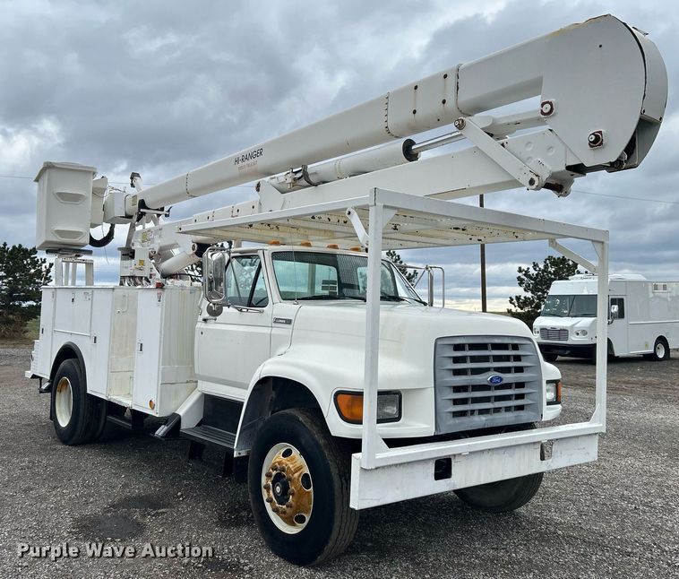 image for item OM9247 1997 Ford F800 bucket truck