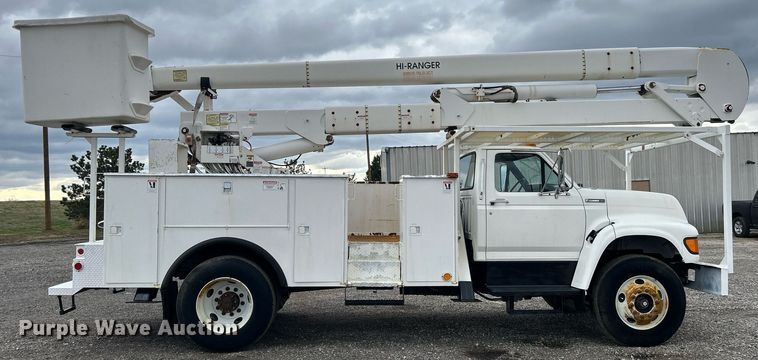 image for item OM9247 1997 Ford F800 bucket truck