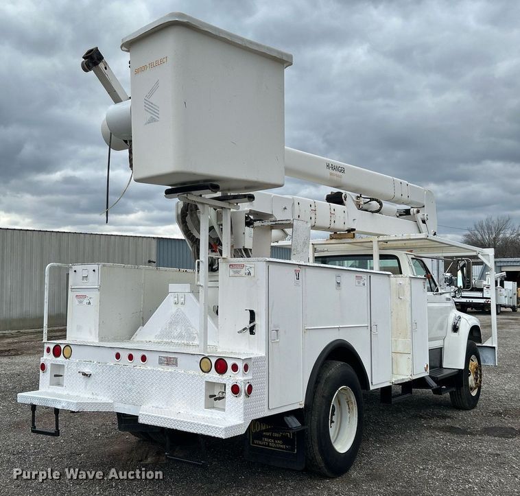 image for item OM9247 1997 Ford F800 bucket truck