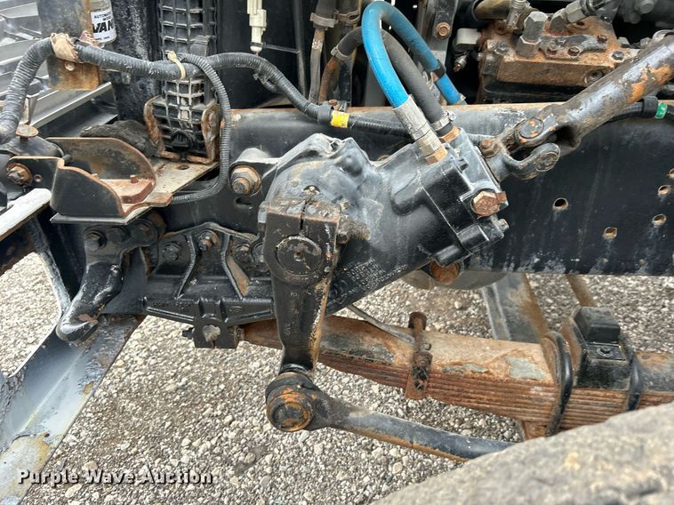 image for item OM9247 1997 Ford F800 bucket truck