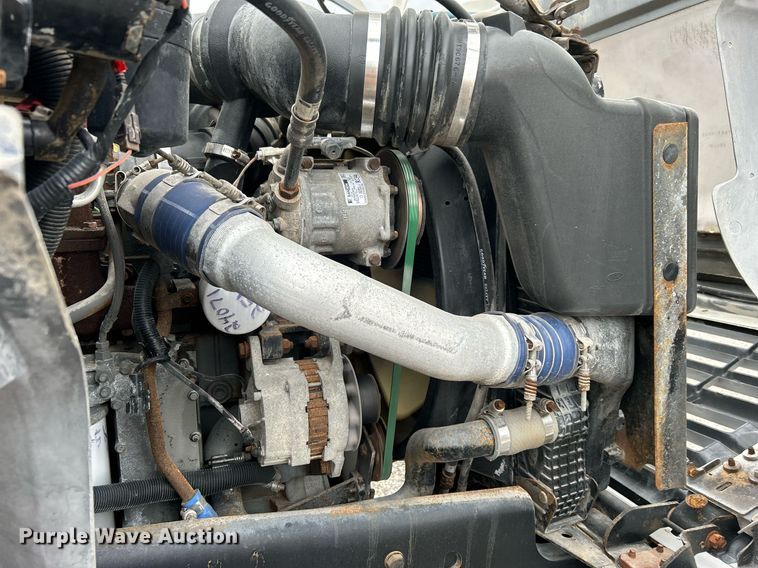 image for item OM9247 1997 Ford F800 bucket truck