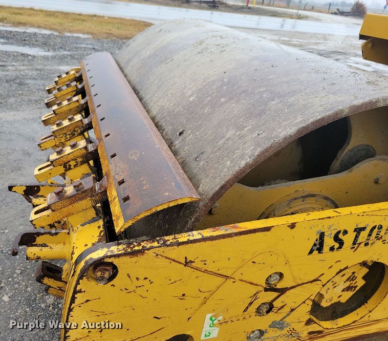 image for item DL7820 2008 Caterpillar CS423E single drum vibratory roller