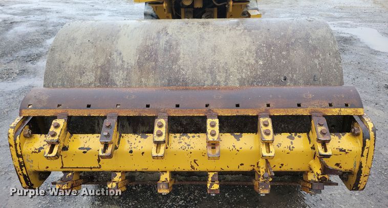 image for item DL7820 2008 Caterpillar CS423E single drum vibratory roller
