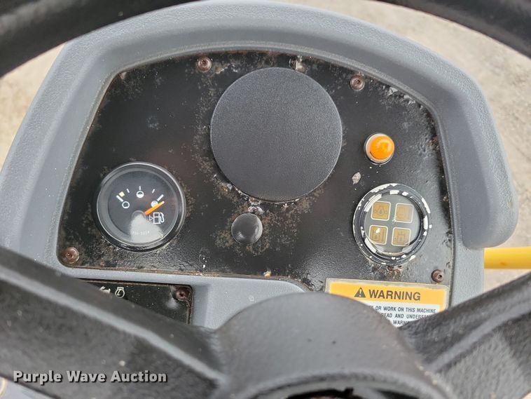 image for item DL7820 2008 Caterpillar CS423E single drum vibratory roller