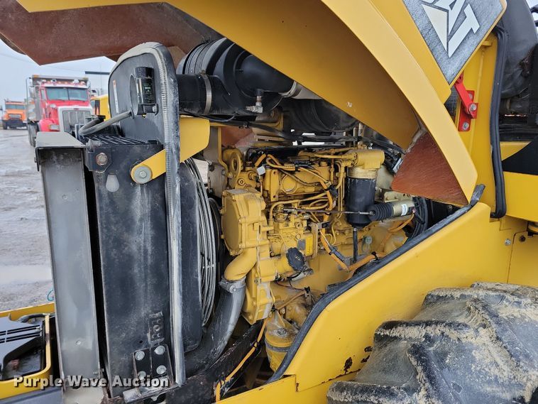 image for item DL7820 2008 Caterpillar CS423E single drum vibratory roller