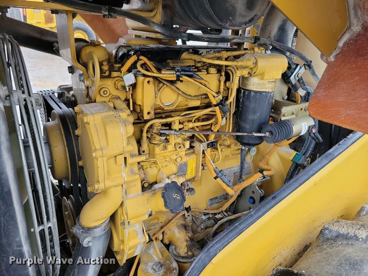 image for item DL7820 2008 Caterpillar CS423E single drum vibratory roller