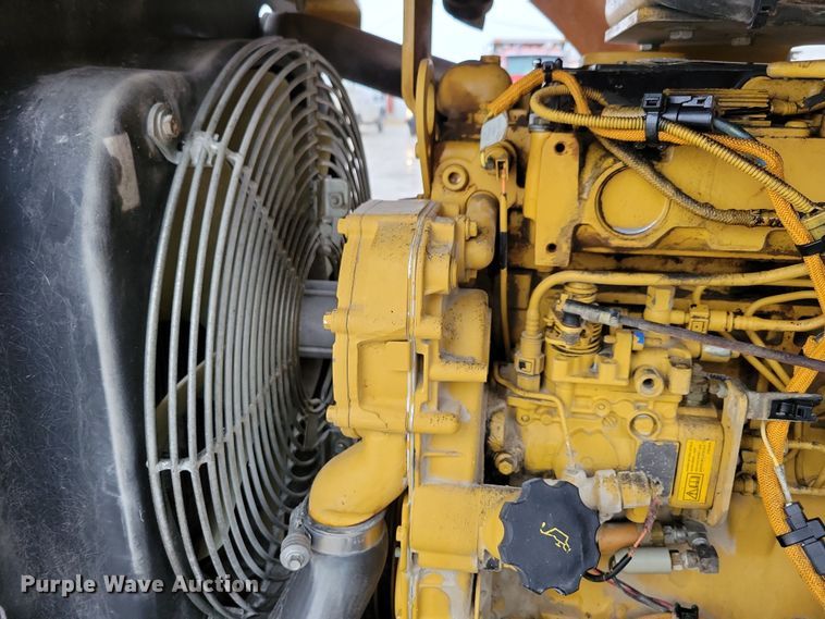 image for item DL7820 2008 Caterpillar CS423E single drum vibratory roller