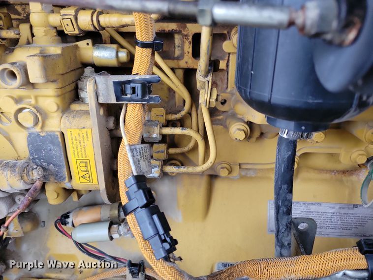 image for item DL7820 2008 Caterpillar CS423E single drum vibratory roller