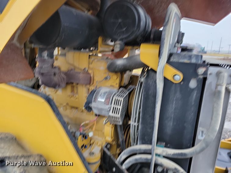 image for item DL7820 2008 Caterpillar CS423E single drum vibratory roller