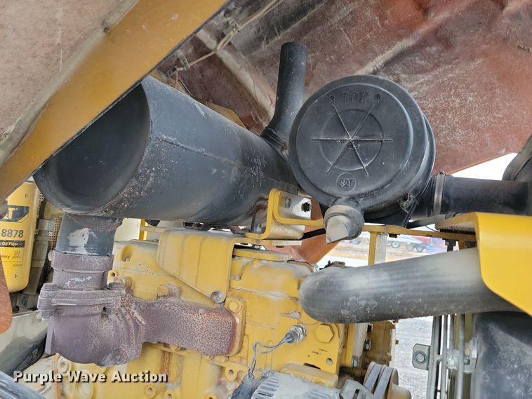 image for item DL7820 2008 Caterpillar CS423E single drum vibratory roller