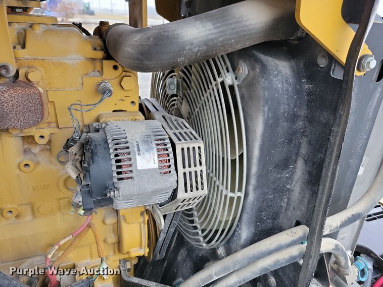 image for item DL7820 2008 Caterpillar CS423E single drum vibratory roller