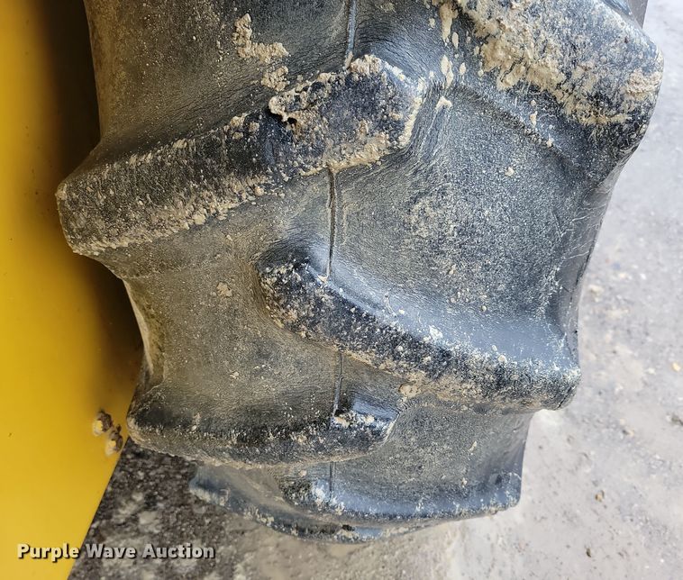 image for item DL7820 2008 Caterpillar CS423E single drum vibratory roller