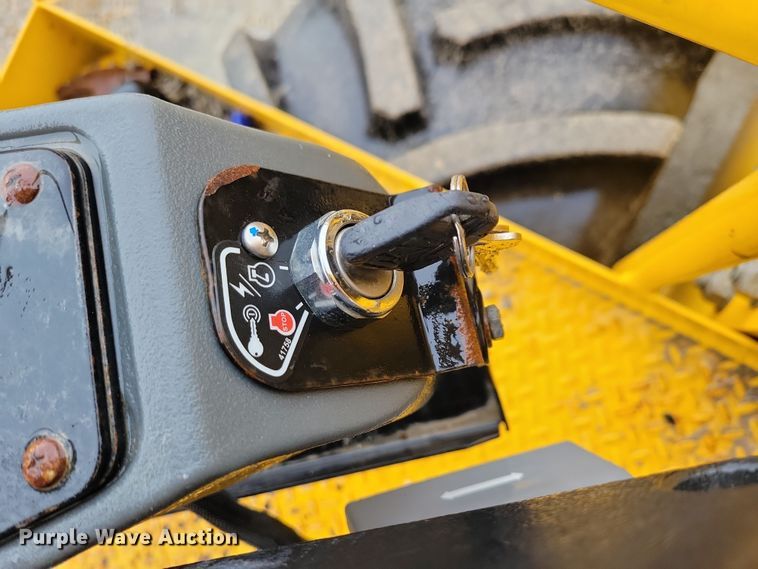 image for item DL7821 2019 Weiler S200 soil stabilizer / reclaimer