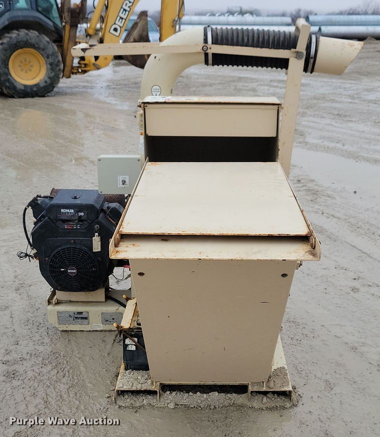 image for item DL7823 Finn B40 straw blower