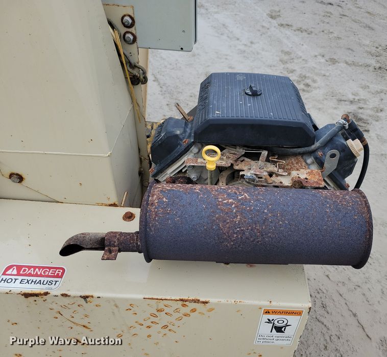 image for item DL7823 Finn B40 straw blower