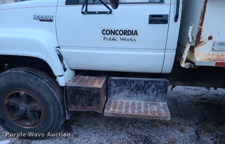 image for item DN8297 1991 Chevrolet Kodiak C5500 dump truck