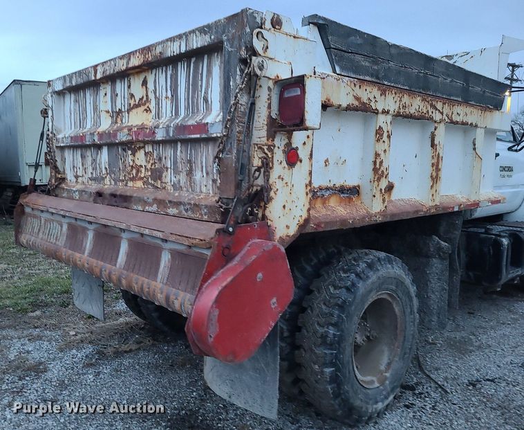 image for item DN8297 1991 Chevrolet Kodiak C5500 dump truck