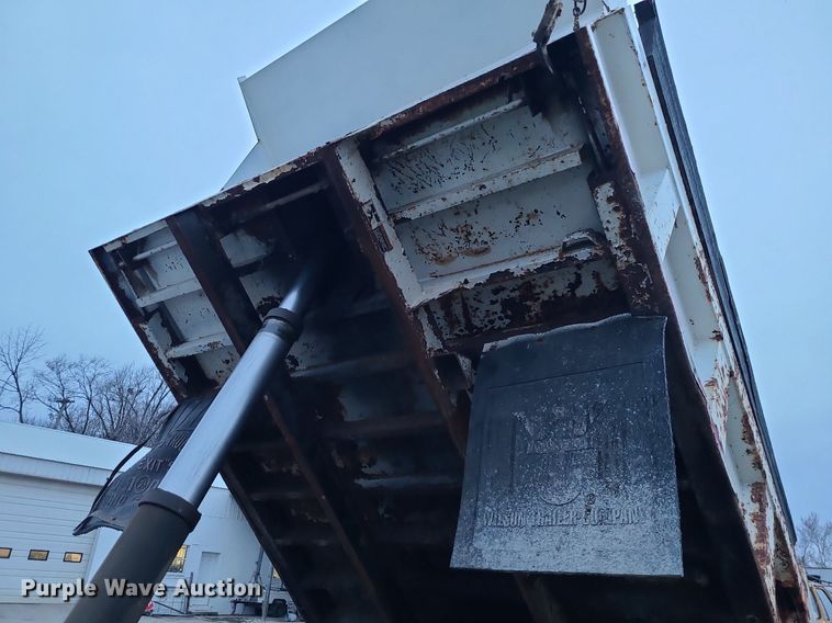 image for item DN8297 1991 Chevrolet Kodiak C5500 dump truck