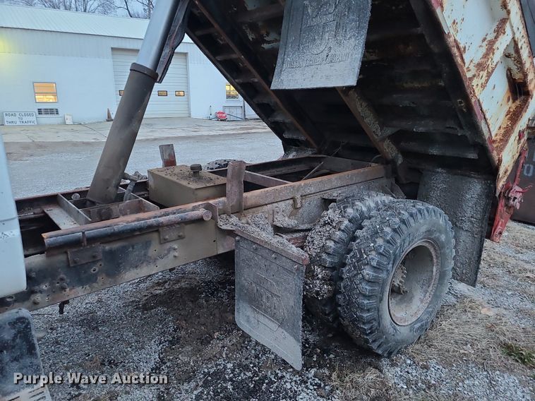 image for item DN8297 1991 Chevrolet Kodiak C5500 dump truck
