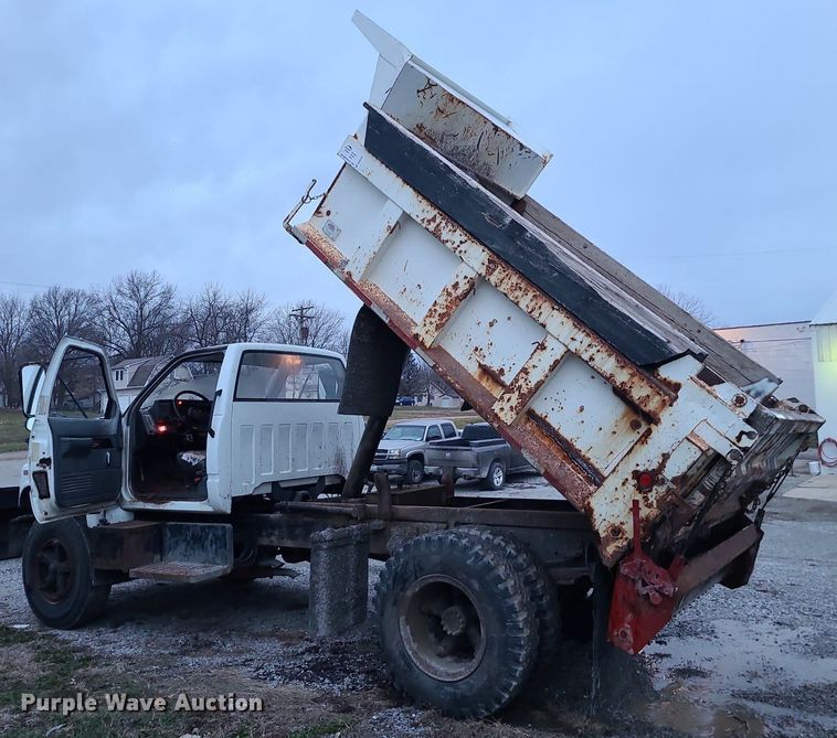 image for item DN8297 1991 Chevrolet Kodiak C5500 dump truck