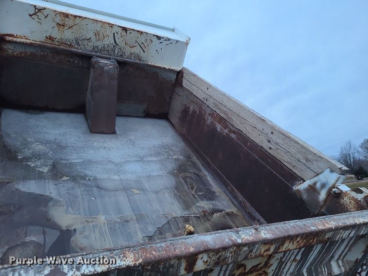 image for item DN8297 1991 Chevrolet Kodiak C5500 dump truck